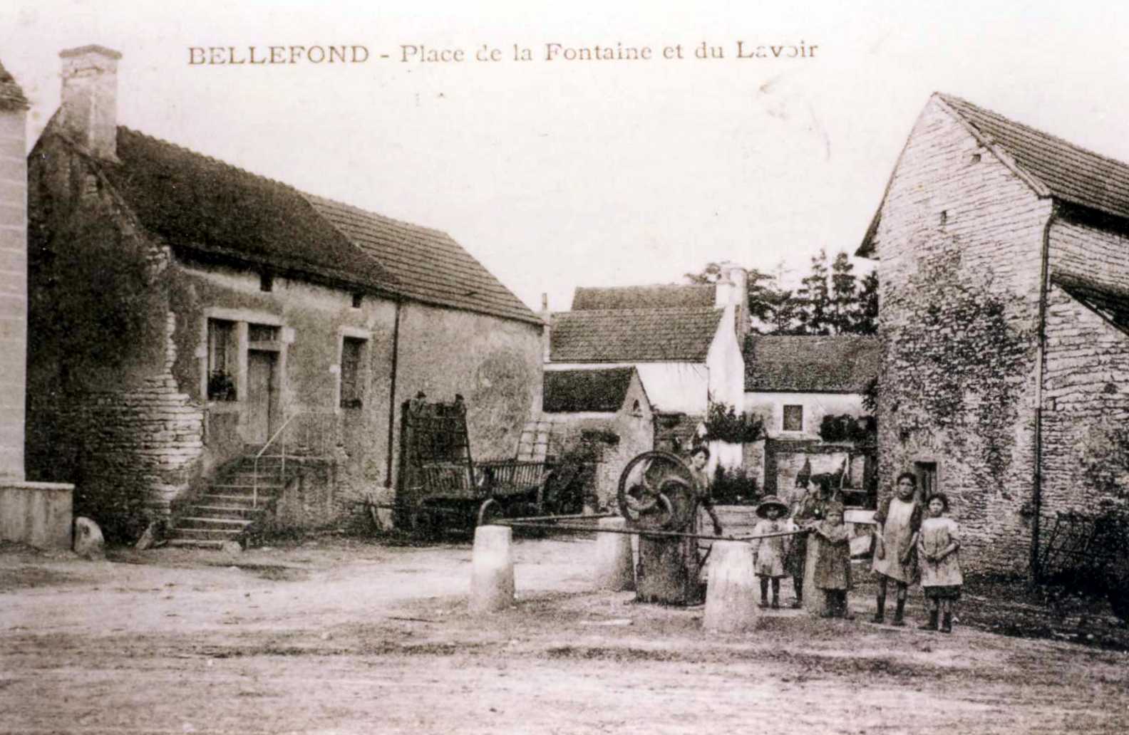 Bellefond place de la fontaine et du Lavoir