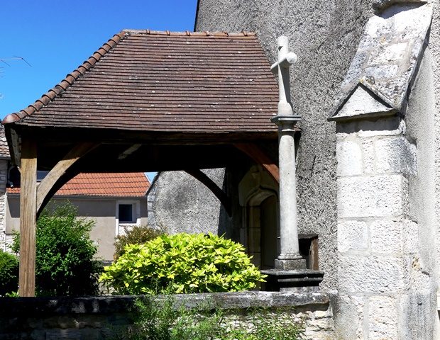 Bellefond église quiquemelle